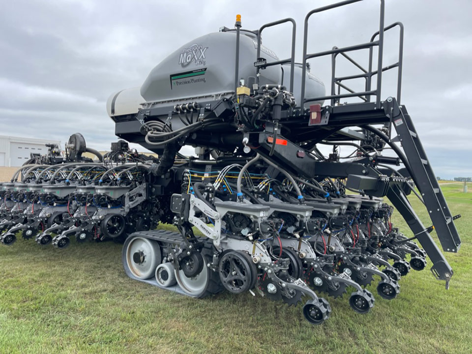 rear view of the Harvest International UltraPlant Planter Toolbar