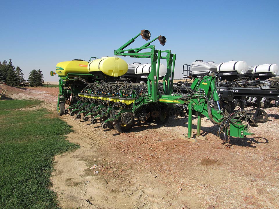 front view of John Deere 17 70 N T 16 row 30 inch planter