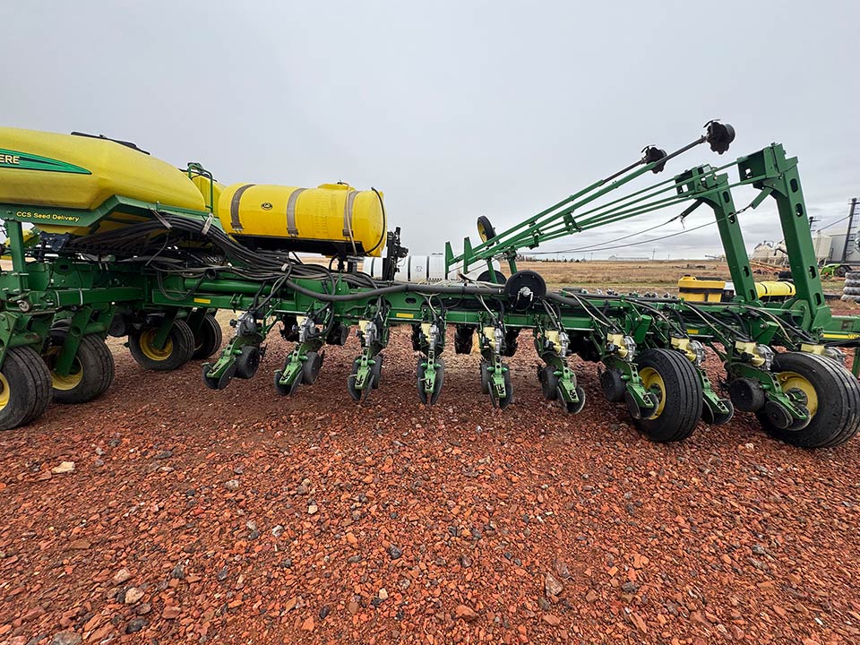 John Deere 17 70 N T 24 row 30 inch planter