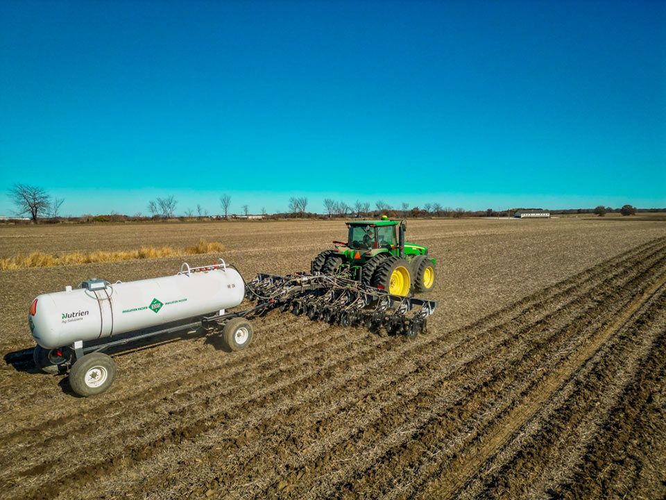 Zimmerman Razr unit system injecting anhydrous ammonia in a field